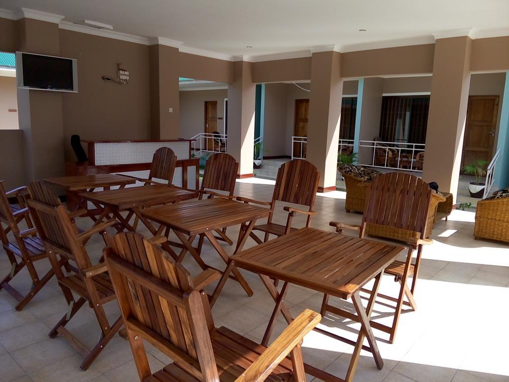 Mara Courtyard Lodge Dar es Salaam Extérieur photo