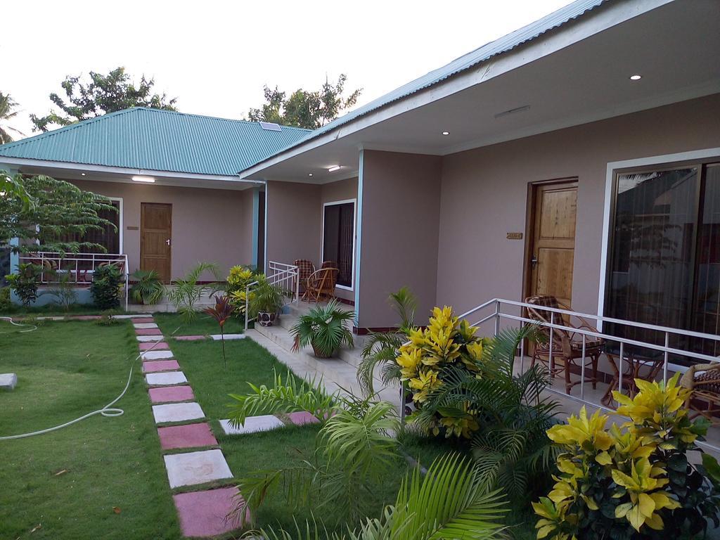 Mara Courtyard Lodge Dar es Salaam Extérieur photo