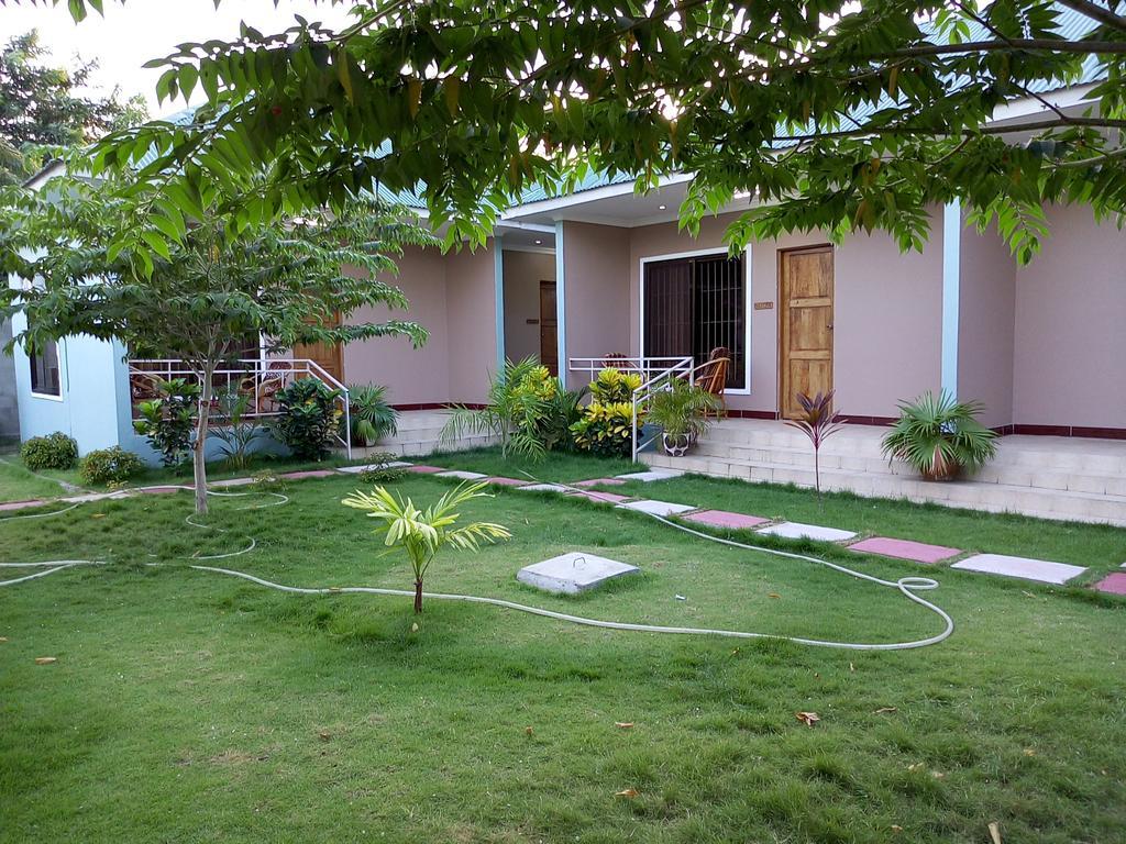 Mara Courtyard Lodge Dar es Salaam Extérieur photo